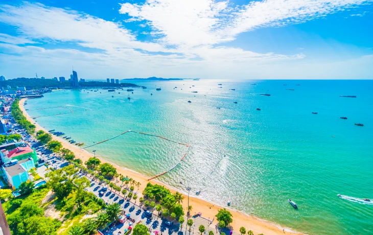 Российские туристы под угрозой депортации после драки на пляже в Паттайе