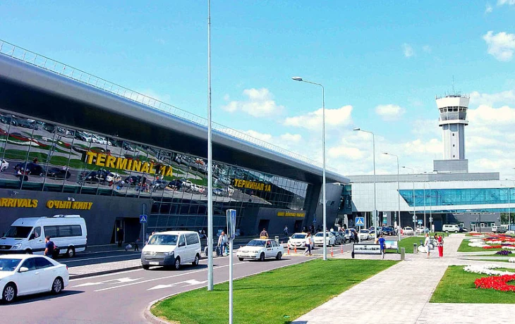 Густой туман задержал и отменил десятки рейсов в аэропорту Казани Густой туман задержал и отменил десятки рейсов в аэропорту Казани