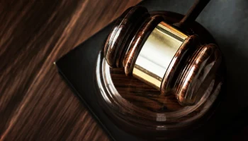 Адвокат представил авиакомпании поддельную медсправку и даже решил судиться из-за нее