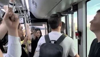 &laquo;Намордник на нее оденьте&raquo;: пассажирка из Екатеринбурга устроила дебош в Шереметьево