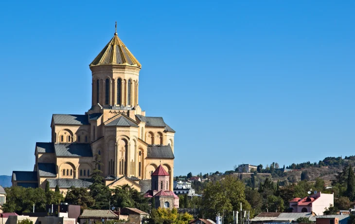 Москва или Грузия: куда выгоднее отправиться на Новый год туристам из регионов