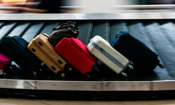 Помят, но не сломан: туристка пожаловалась на отказ &laquo;Аэрофлота&raquo; в компенсации за испорченный багаж