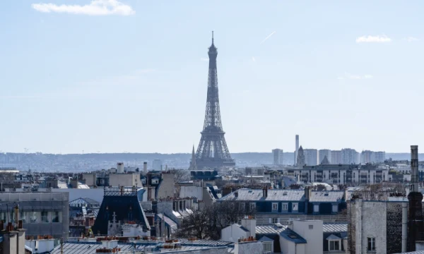 Забронировав все места на французские визы, посредники повысили цены