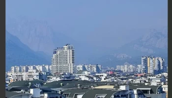 &laquo;Горы не видно&raquo;: дым от лесных пожаров в Турции дошел до Кемера и Текировы