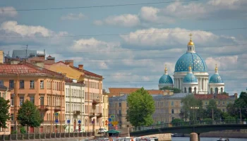 Названы ТОП-5 самых популярных городов у россиян для отдыха в июле