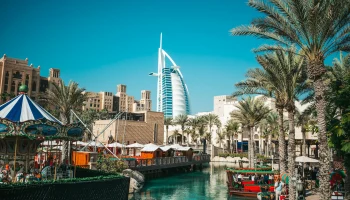 Российскую туристку депортировали из ОАЭ из-за пирсинга и тату