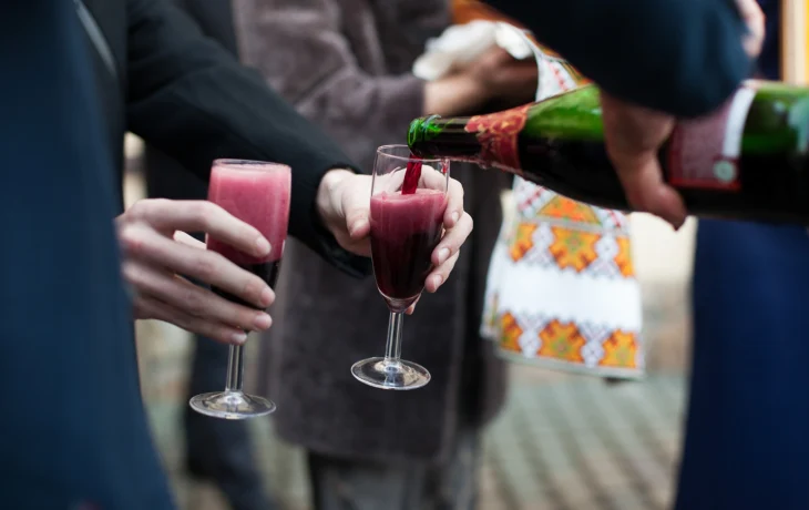 Новый год в небе: розыгрыши, спецменю и шампанское