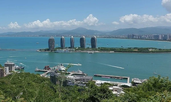 Хайнань готовится принять до 700 тысяч российских туристов в 2026 году