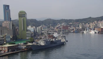 «Деревья попадали, крыши снесло»: туристы рассказали о тайфуне на Филиппинах