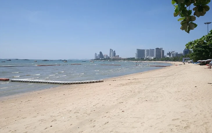 За потерянные два дня отдыха в Таиланде туристы требуют у турагента почти миллион рублей