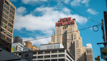 Постоялец годами бесплатно жил в отеле, а затем попытался переписать его на себя