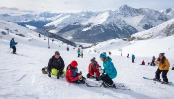 &laquo;Один держится, остальных полощет&raquo;: туристы на Домбае жалуются на ротавирус