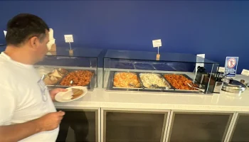 «Три лотка гороха и столько же моркови»: пассажиру не понравилась еда в бизнес-зале Пулково