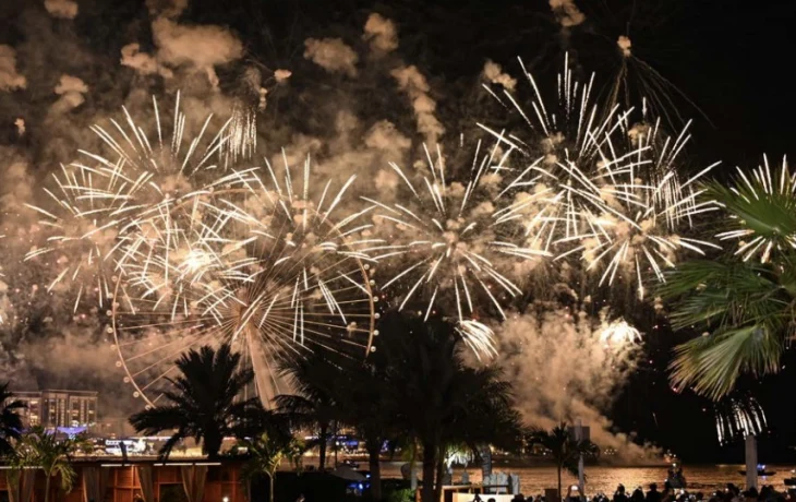 В отелях ОАЭ в новогодние каникулы обещают и православный ужин, и Санту