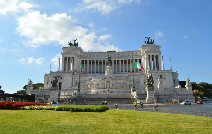 Консул: с 1 июня российские туристы смогут оформлять итальянские визы онлайн