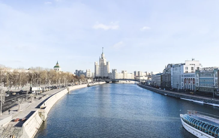 Туристам советуют торопиться с бронированием отелей в Москве