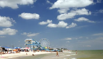 Смогут ли пляжи Азовского моря забрать туристов у Крыма и Сочи