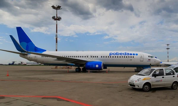 СМИ: самолет &laquo;Победы&raquo; попал в ДТП в аэропорту Стамбула