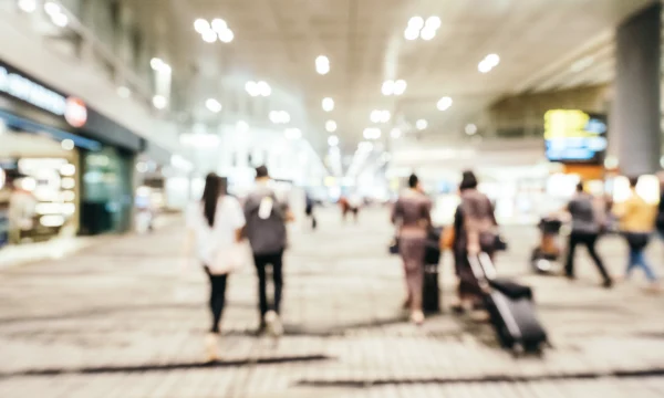 В аэропортах Европы выросли очереди В аэропортах Европы выросли очереди
