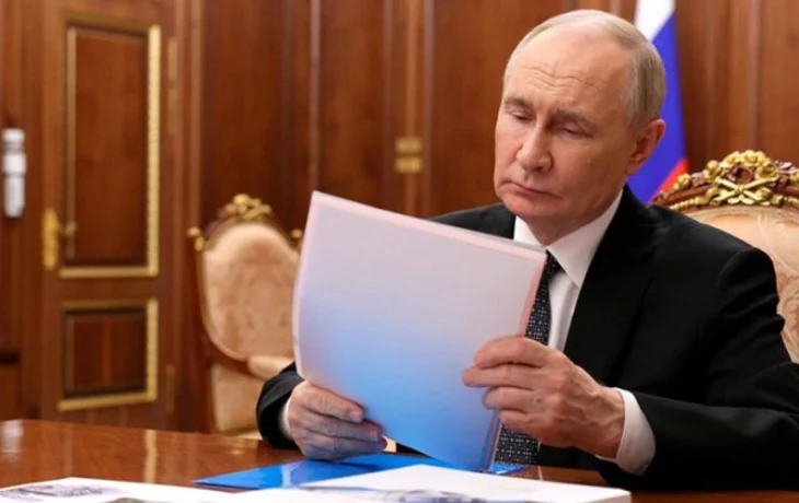 Путин поручил разработать единый дизайн-код малых городов «Золотого кольца» Путин поручил разработать единый дизайн-код малых городов «Золотого кольца»