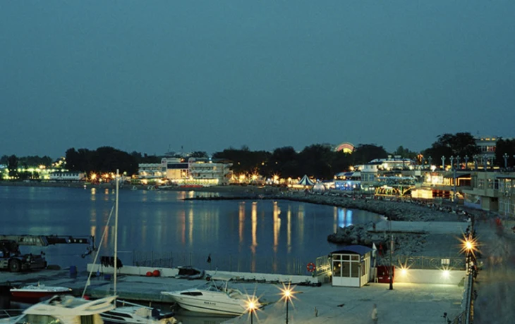 Отели в Анапе снижают цены на проживание в майские праздники