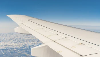 Какие рейсы задержаны из-за временных ограничений в аэропортах Москвы и Петербурга