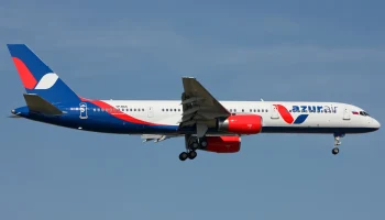 Туристка потребовала от Росавиации проверить AZUR air после инцидентов с боингом