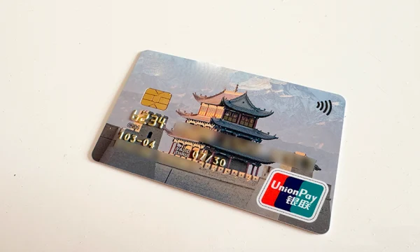 Сразу два российских банка заявили о выпуске карт UnionPay