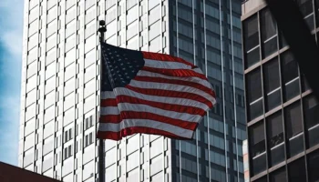 МИД: Россия продолжает работать над запуском рейсов в США