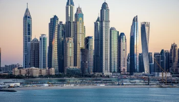 Туроператоры продлевают туристам проживание в ОАЭ на фоне закрытия воздушного пространства