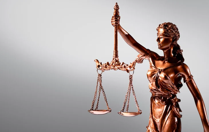 Выжившего в авиакатастрофе турагента обвиняют в мошенничестве Выжившего в авиакатастрофе турагента обвиняют в мошенничестве