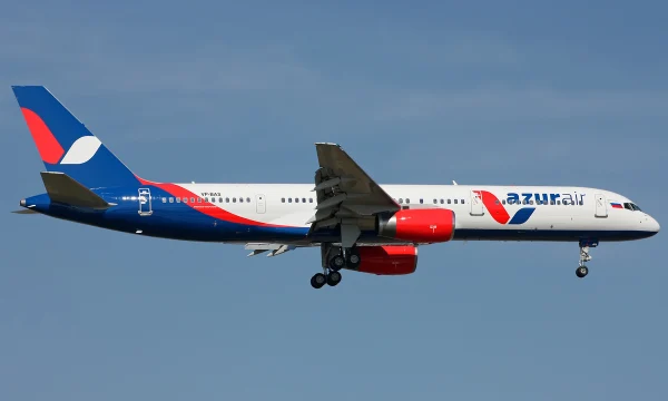 Туристка потребовала от Росавиации проверить AZUR air после инцидентов с боингом