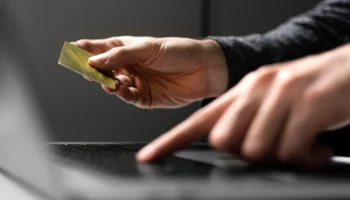 Застрявших в Таиланде российских туристов атакуют мошенники