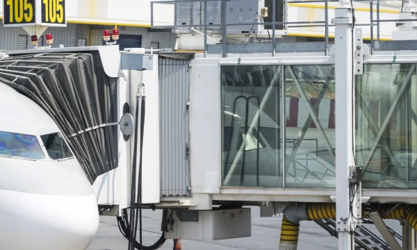 Росавиация рекомендовала остановить продажу билетов на Ближний Восток до 7 марта Росавиация рекомендовала остановить продажу билетов на Ближний Восток до 7 марта