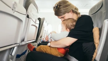 Turkish Airlines отказала российским туристам с ребенком в перелете из-за отсутствия детского кресла