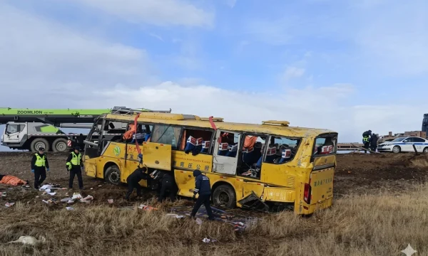 Автобус с китайскими туристами перевернулся в Забайкалье: двое погибли