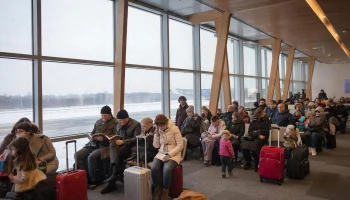 Туристы, летевшие из Москвы на Пхукет, на несколько часов застряли в Самаре Туристы, летевшие из Москвы на Пхукет, на несколько часов застряли в Самаре