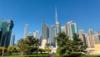 Генконсульство РФ в Дубае призвало туристов сформировать запасы воды и еды Генконсульство РФ в Дубае призвало туристов сформировать запасы воды и еды