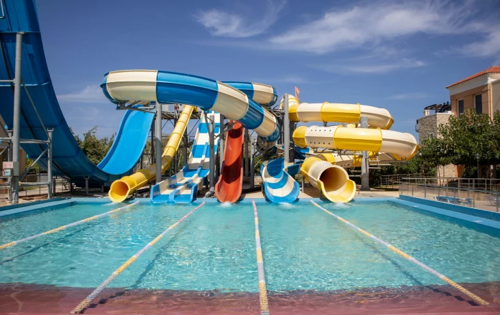 Туристка отсудила у туроператора 2 миллиона рублей за полученные ее дочерью травмы в турецком отеле