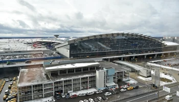 Из-за вчерашних &laquo;ковров&raquo; задержки рейсов в аэропортах Москвы достигают 13 часов