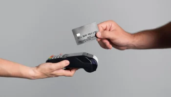 Заработали или нет: туристам на Мальдивах пообещали оплату картами &laquo;Мир&raquo;