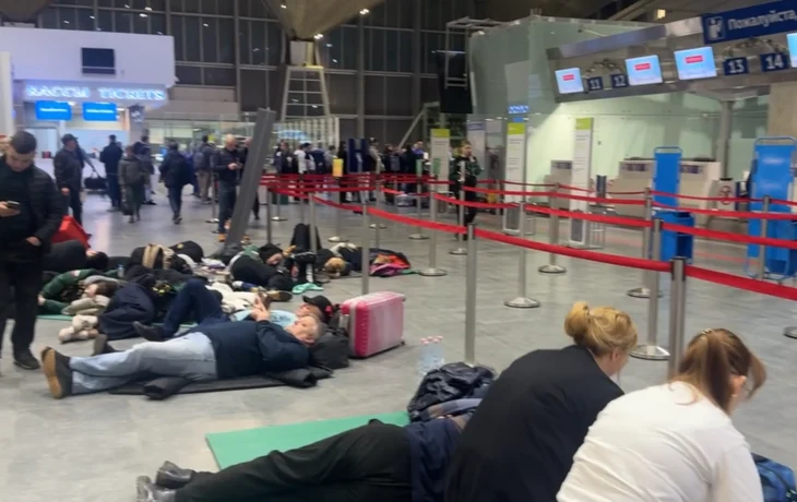 Аэропорт Пулково заработал в ограниченном режиме Аэропорт Пулково заработал в ограниченном режиме