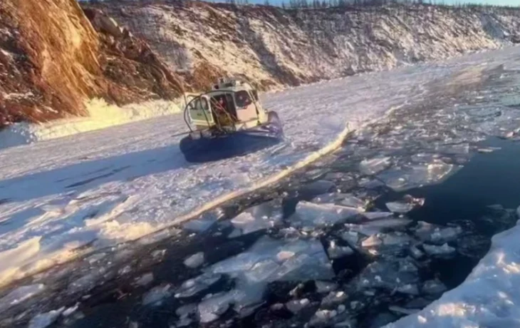 Власти открыли ледовую переправу на Ольхон Власти открыли ледовую переправу на Ольхон
