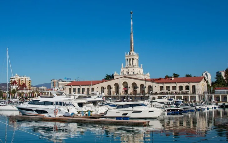 Мэрия Сочи опровергла новости о снижении турпотока на курорте