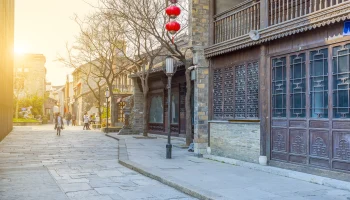 Бутик-лайнер и горы «Аватара»: ради чего стоит слетать на Новый год в Китай