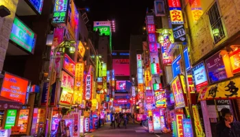 «Турагент не проплатил»: группу российских туристов не заселяют в отель в Токио