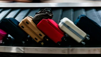 &laquo;Пять дней без вещей&raquo;: туристам в Китае и Таиланде поменяли багаж местами