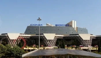 В Сочи пассажиры 21 час ждут отправления в Москву и Омск: большинство задержек &ndash; значительно меньше 