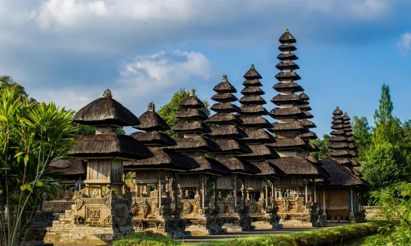 Российская туристка умерла на Бали после обморока у бассейна в отеле