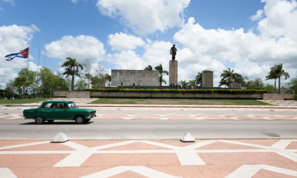 Вместо отдыха на Кубе туроператор предлагает туристам туры в Египет и Вьетнам
